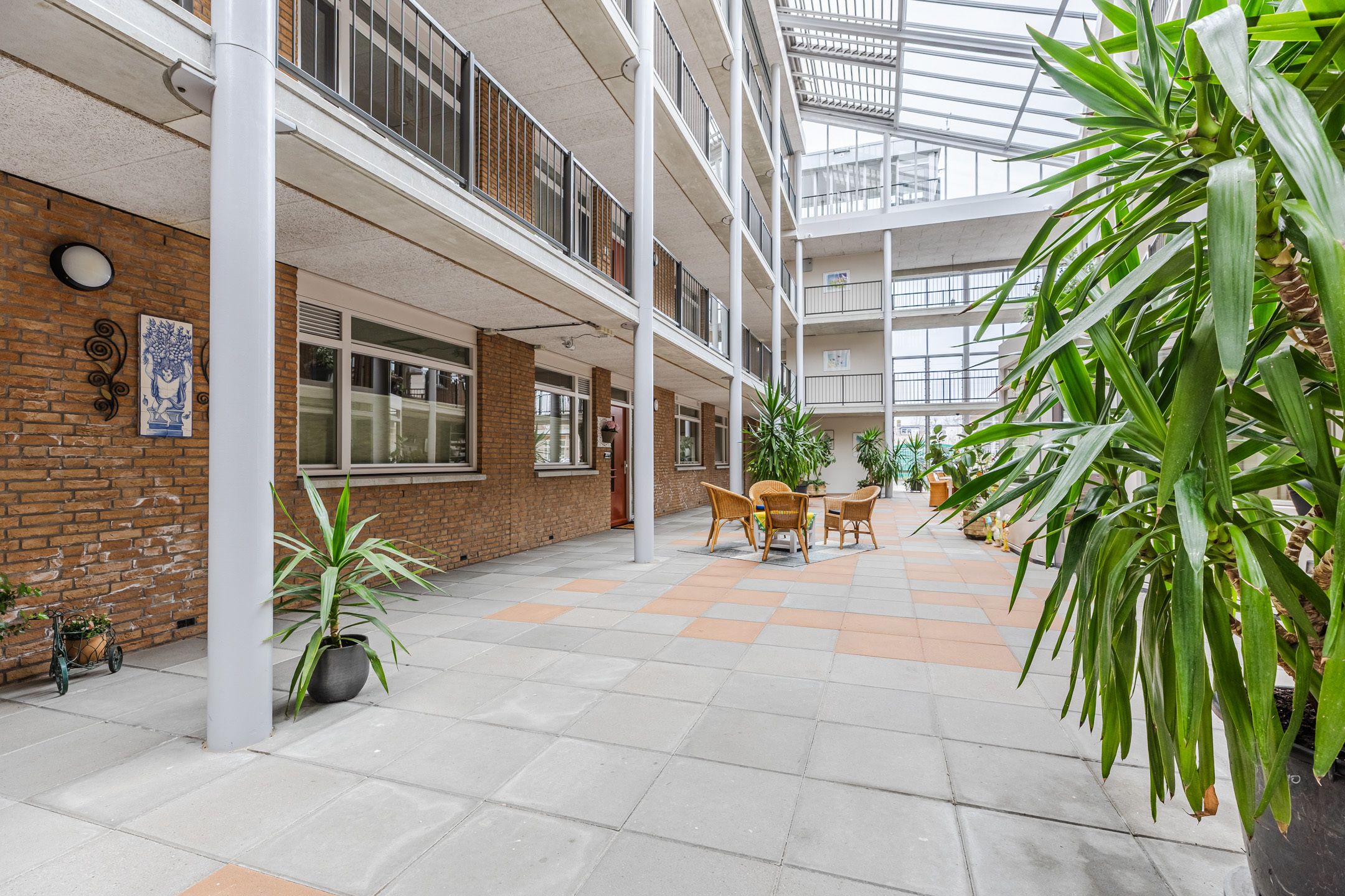 Sunny levensloopbestendig apartment with balcony in senior-friendly complex — 20
