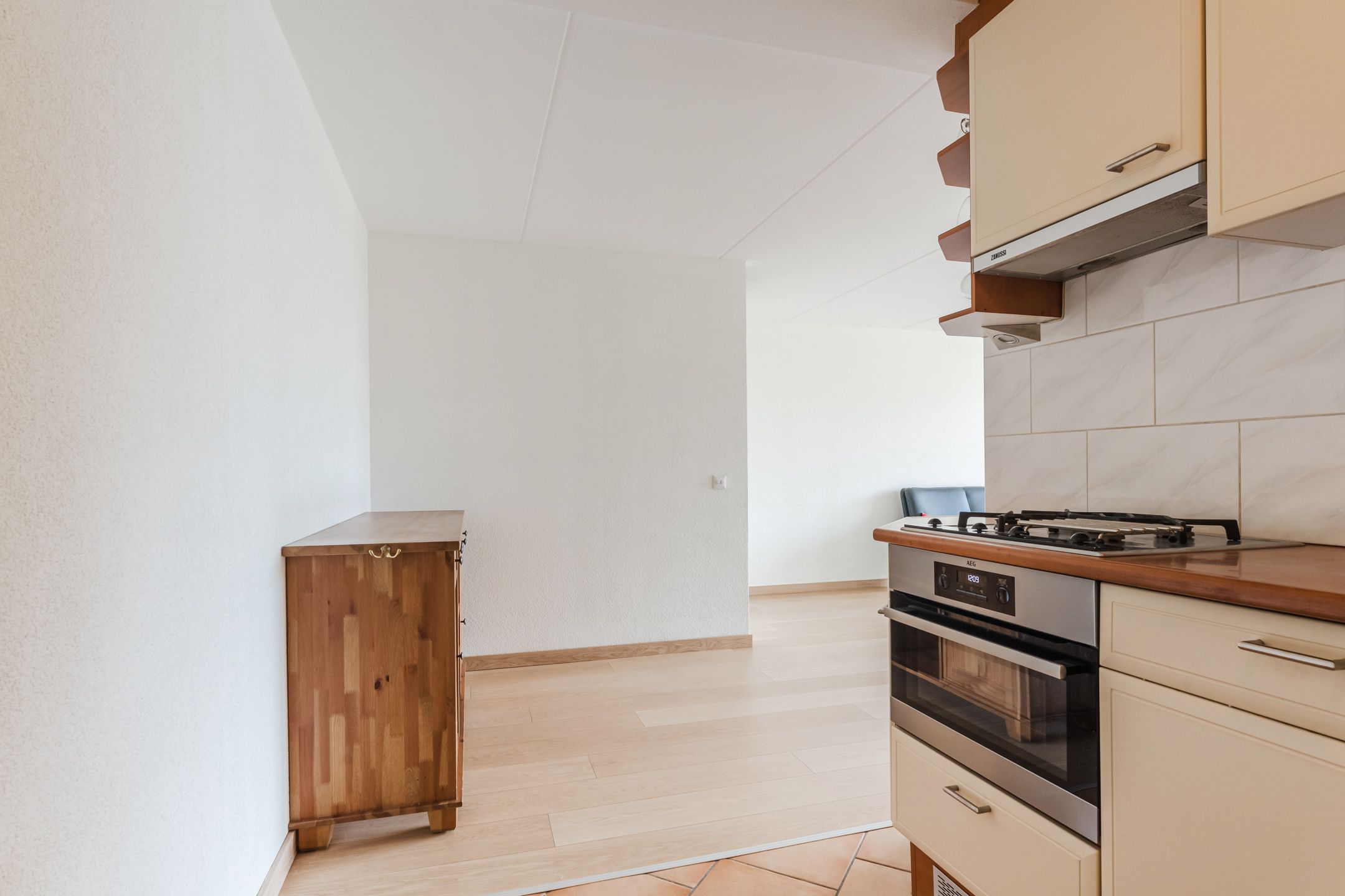 Bright apartment with park views and two balconies in Naaldwijk — 15