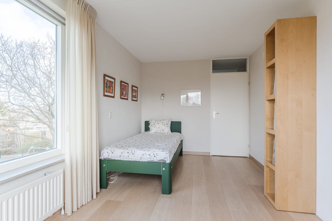 Bright apartment with park views and two balconies in Naaldwijk — 23