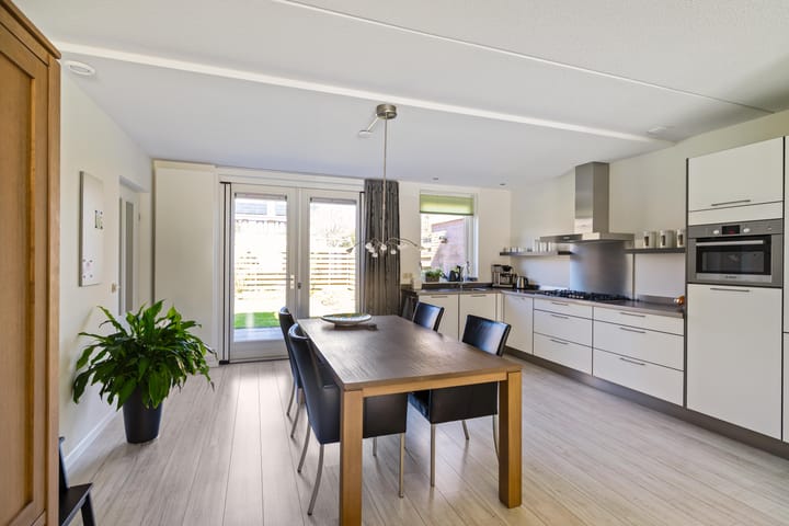 Photo 3 of Zetstee 18