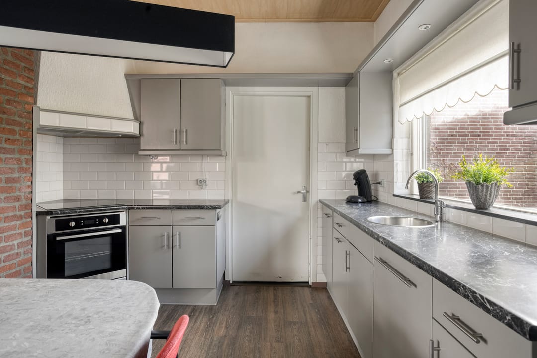 Semi-detached home with garage and countryside views in Oploo — 17