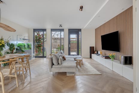 Stanislas 42 tertiary image