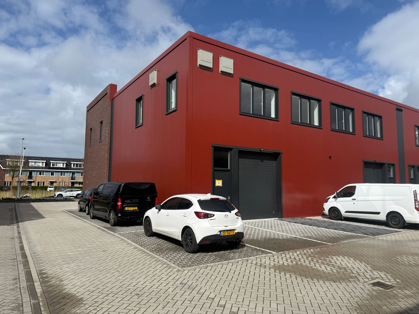 Bekijk foto 2 van Van der Waalsstraat 42-B