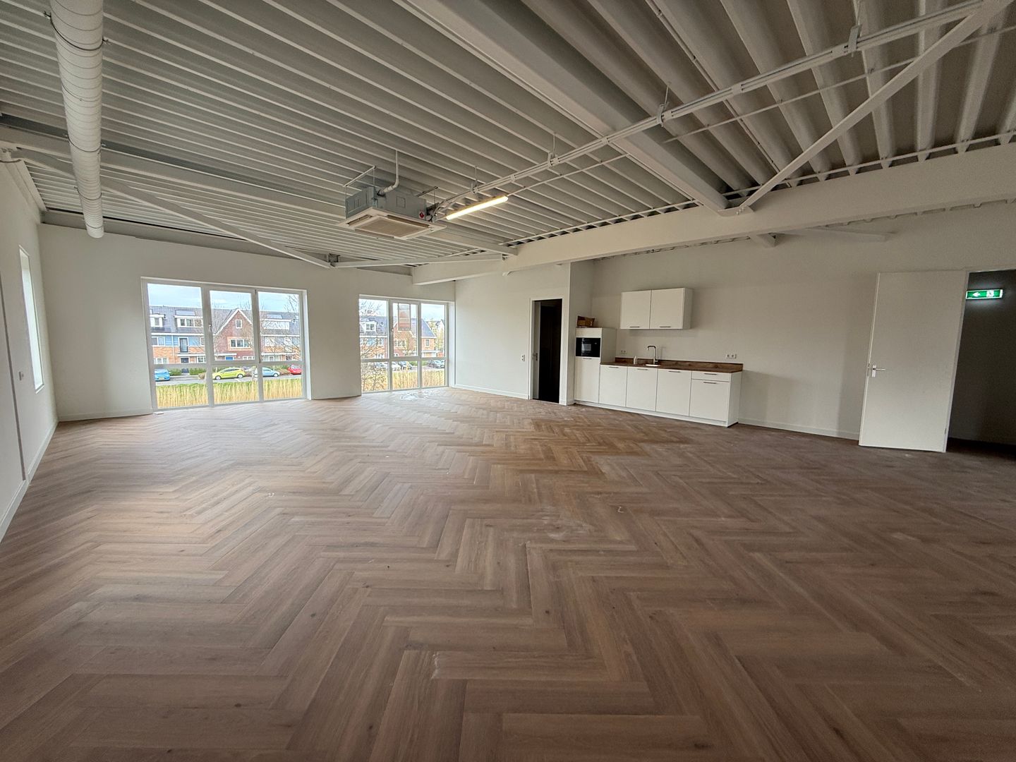 View photo 5 of Van der Waalsstraat 42-B