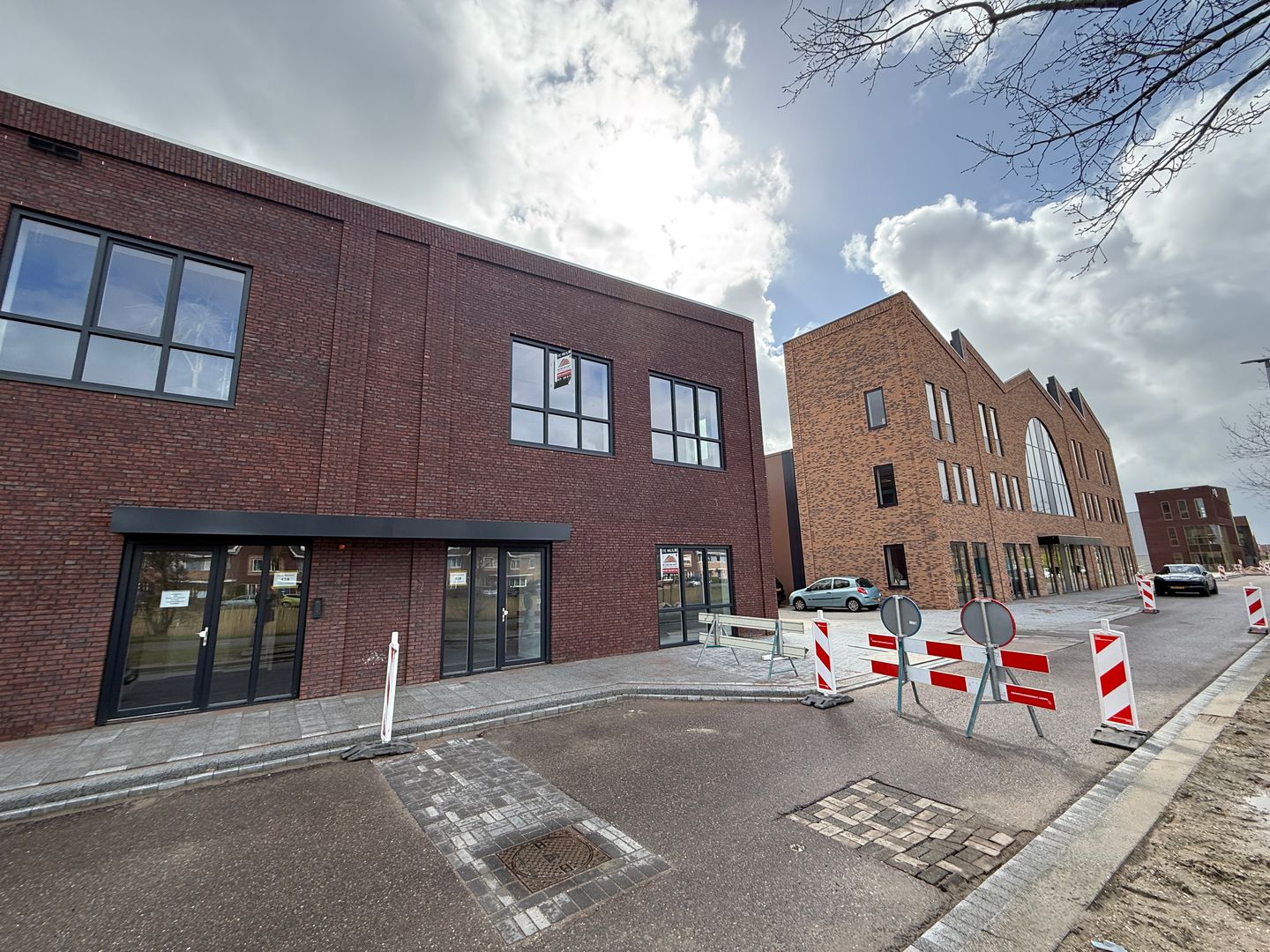 Bekijk foto 5 van Van der Waalsstraat 42-B