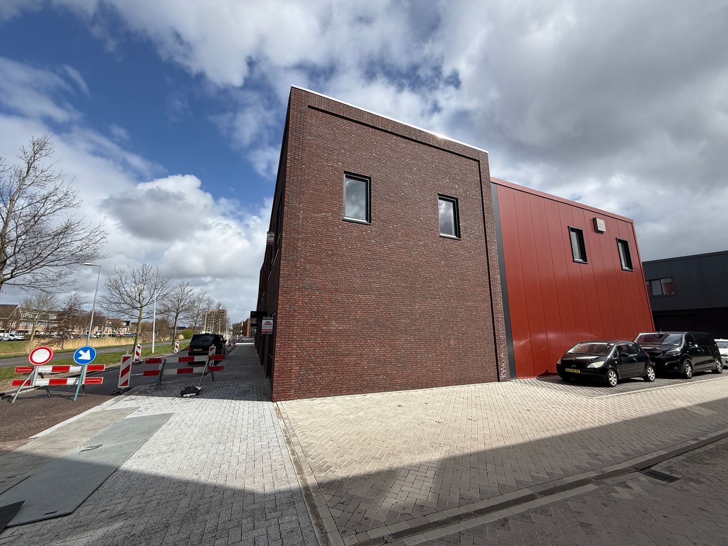 Bekijk foto 3 van Van der Waalsstraat 42-B