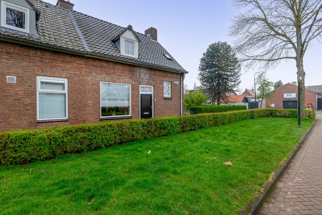 Photo 32 of Leliestraat 1