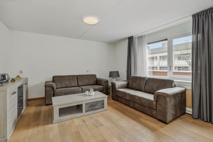 Foto 4 van van Meeuwenstraat 23