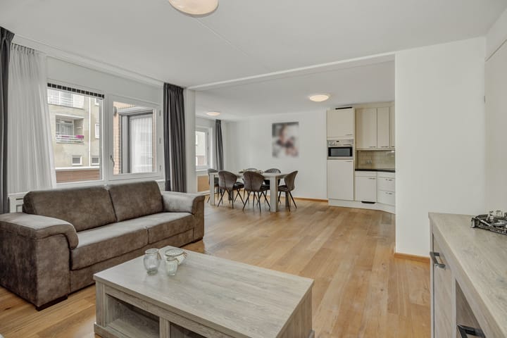 Foto 2 van van Meeuwenstraat 23