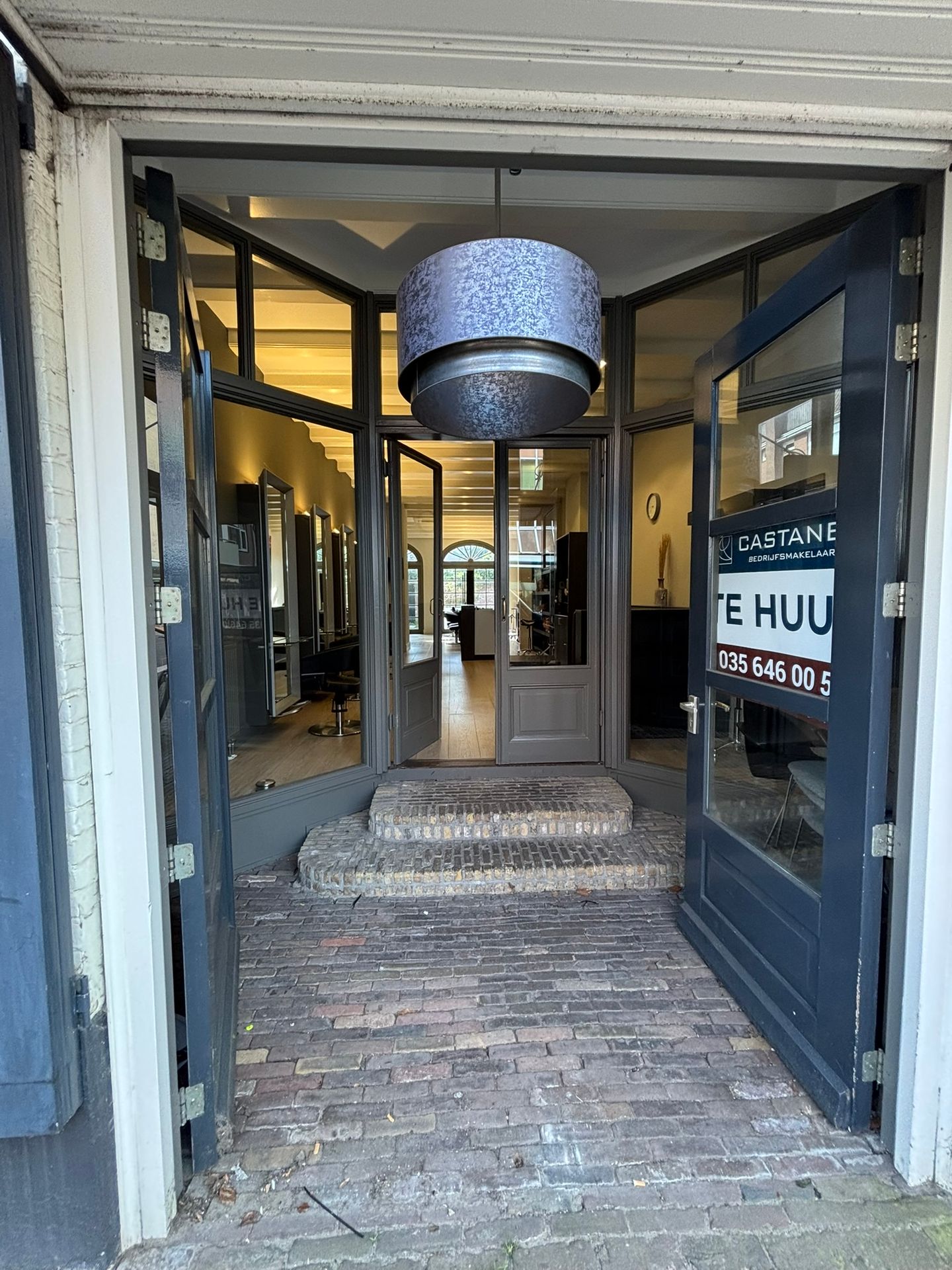 View photo 2 of Veerstraat 13