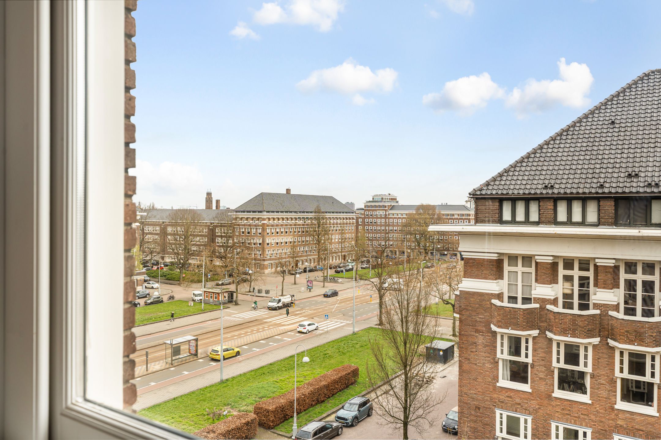 Spectacular corner apartment with panoramic views over the Zuidas skyline in Amsterdam Zuid — 18
