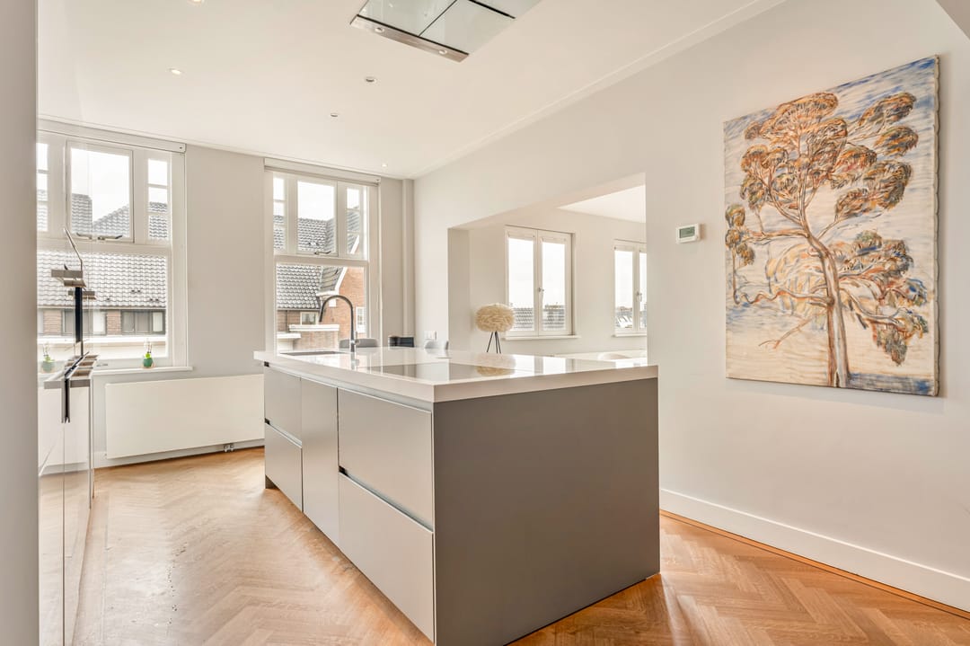 Spectacular corner apartment with panoramic views over the Zuidas skyline in Amsterdam Zuid — 26