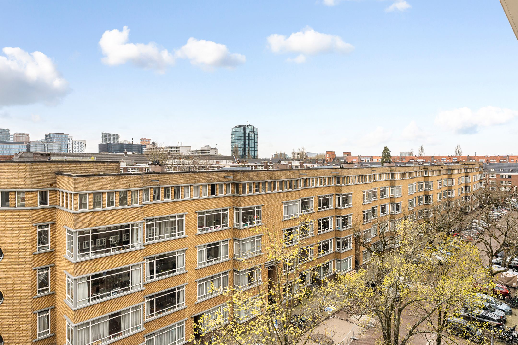 Spectacular corner apartment with panoramic views over the Zuidas skyline in Amsterdam Zuid — 21