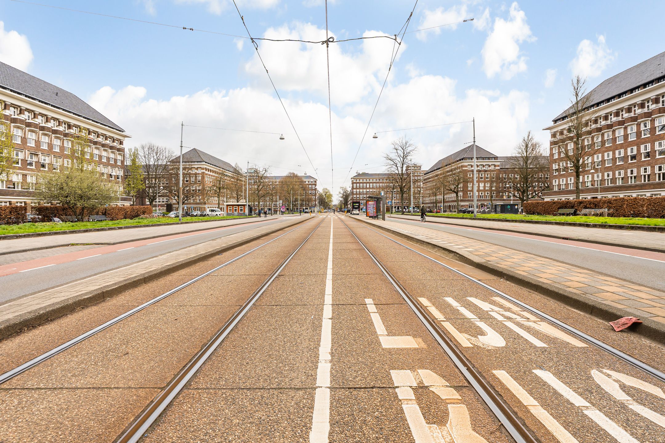 Spectacular corner apartment with panoramic views over the Zuidas skyline in Amsterdam Zuid — 48
