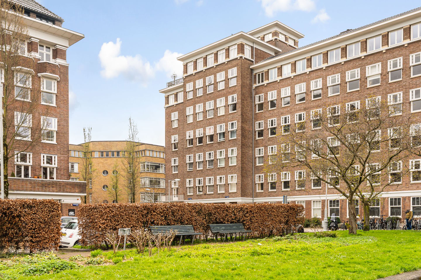Spectacular corner apartment with panoramic views over the Zuidas skyline in Amsterdam Zuid — 49