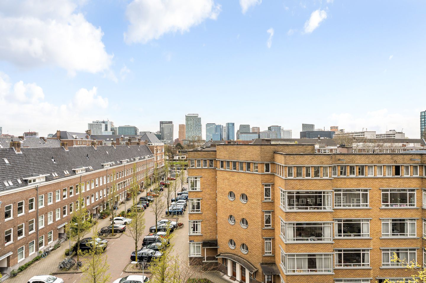 Spectacular corner apartment with panoramic views over the Zuidas skyline in Amsterdam Zuid — 19