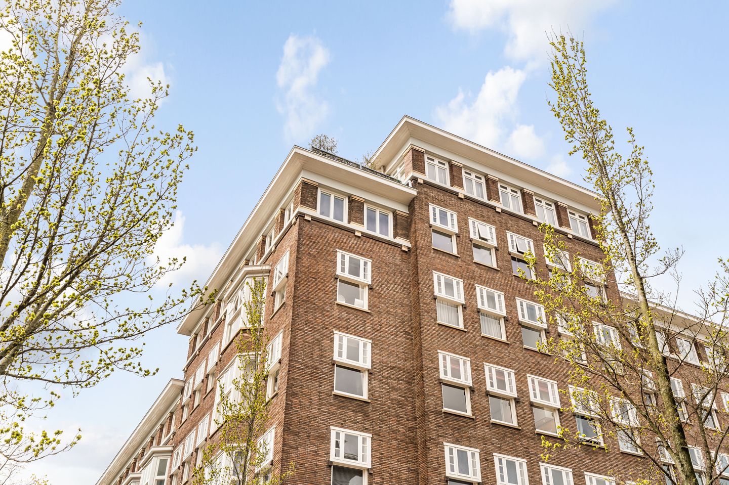Spectacular corner apartment with panoramic views over the Zuidas skyline in Amsterdam Zuid — 40