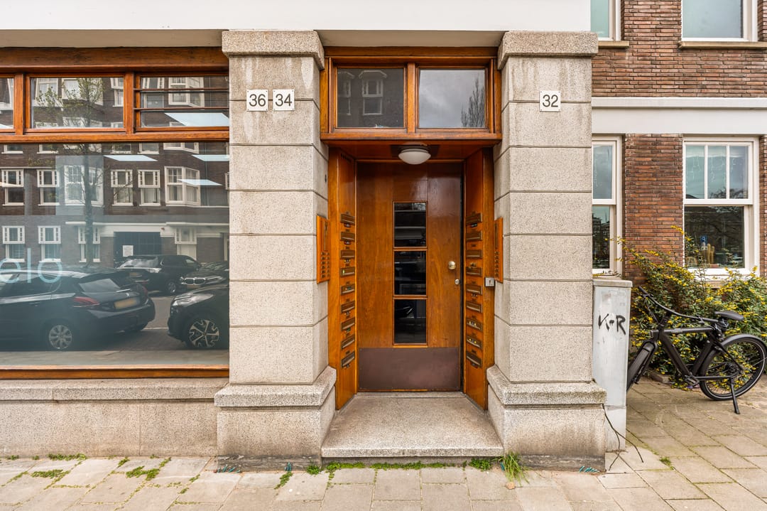 Spectacular corner apartment with panoramic views over the Zuidas skyline in Amsterdam Zuid — 41
