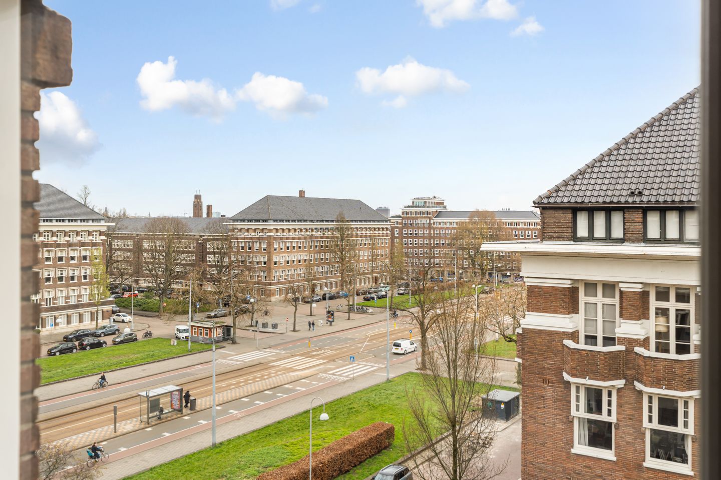 Spectacular corner apartment with panoramic views over the Zuidas skyline in Amsterdam Zuid — 29
