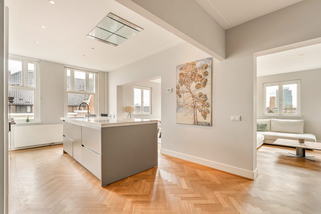 Spectacular corner apartment with panoramic views over the Zuidas skyline in Amsterdam Zuid — 23