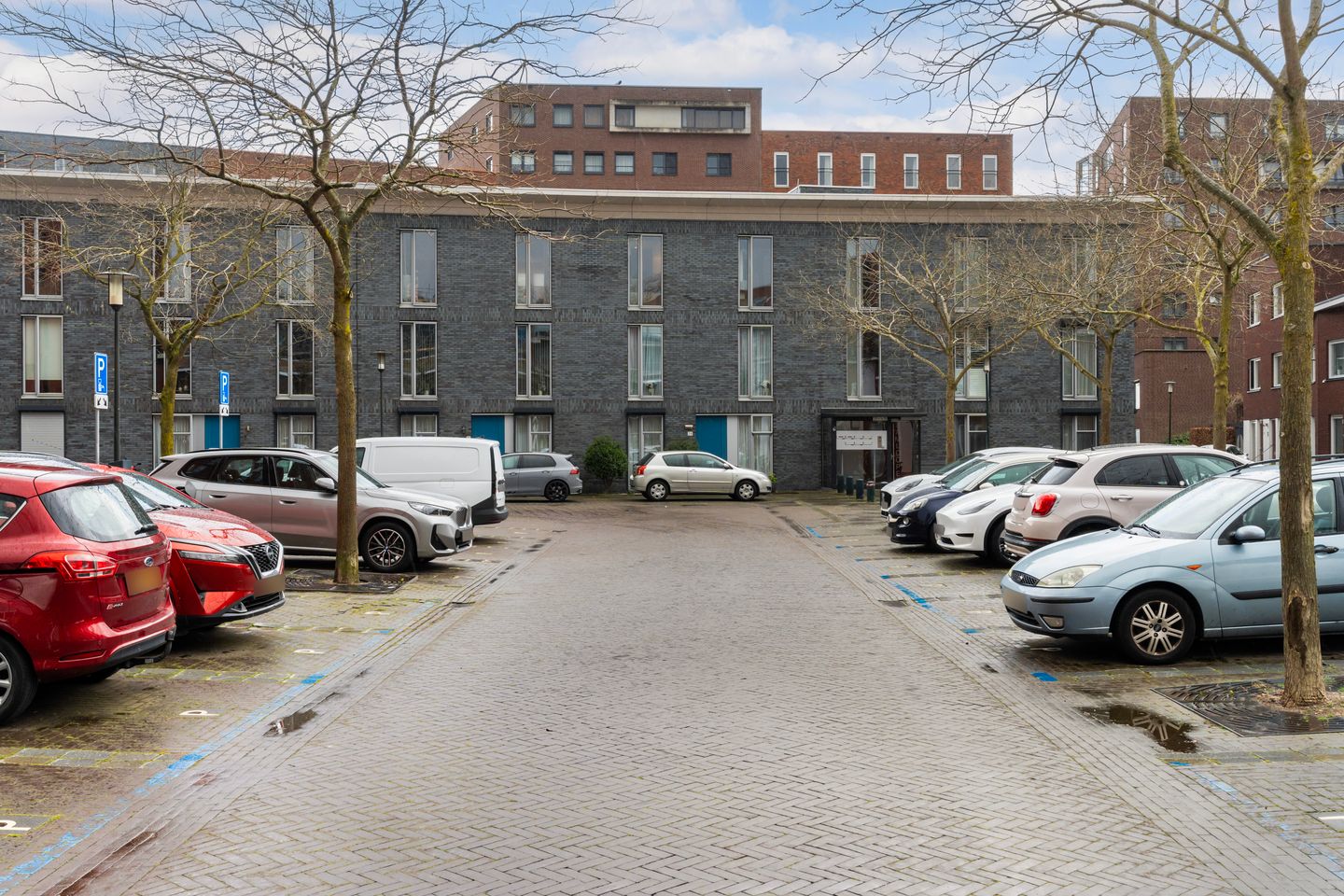 Spacious apartment with unique roof terrace in Papendrecht — 55