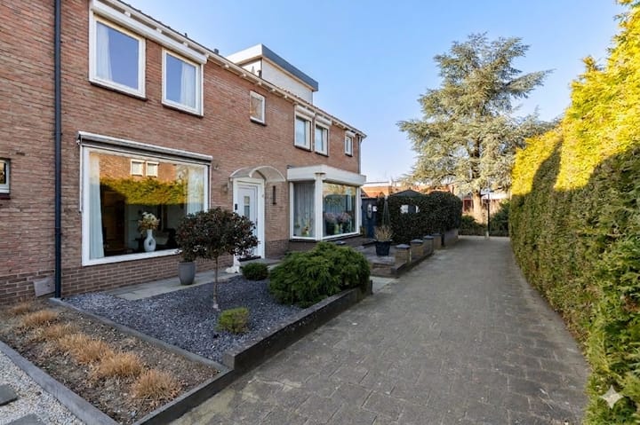 Foto 2 van Iridiumstraat 4