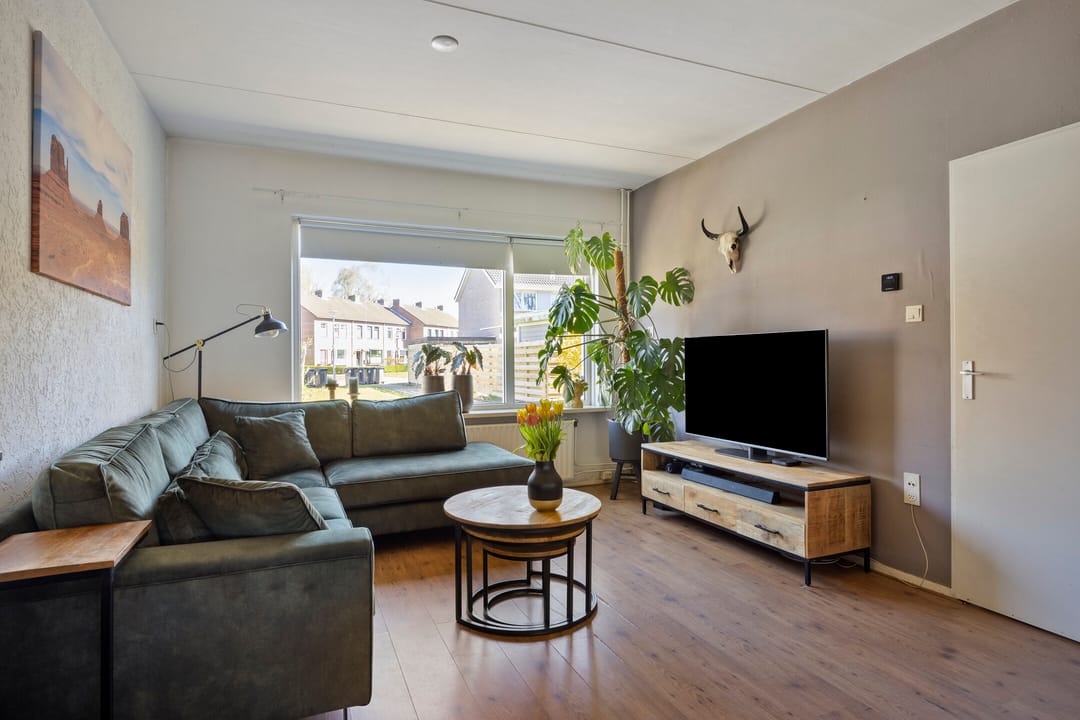 Photo 2 of Dr. Oortwijn Botjeslaan 44