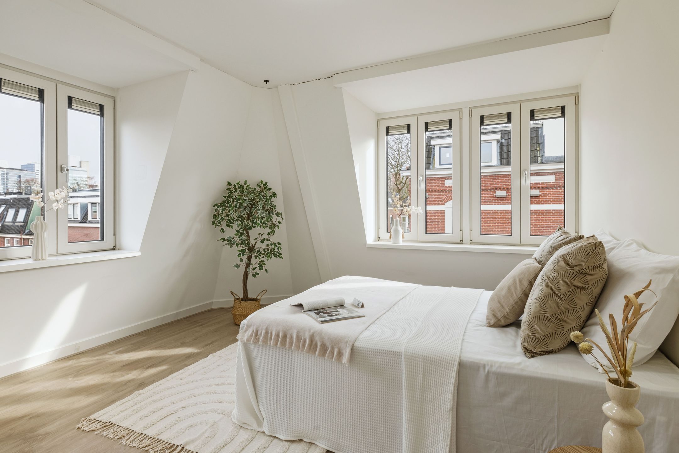 Photo 6 of Laurens Reaalstraat 14-A