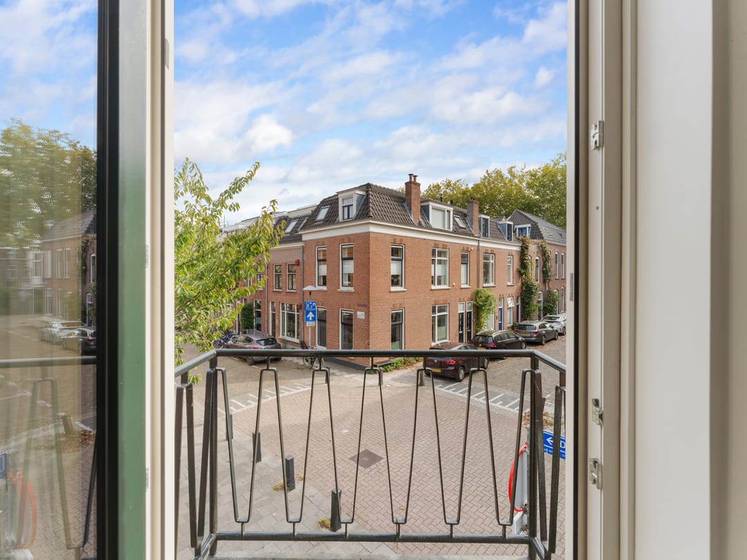 Photo 17 of Laurens Reaalstraat 14-A