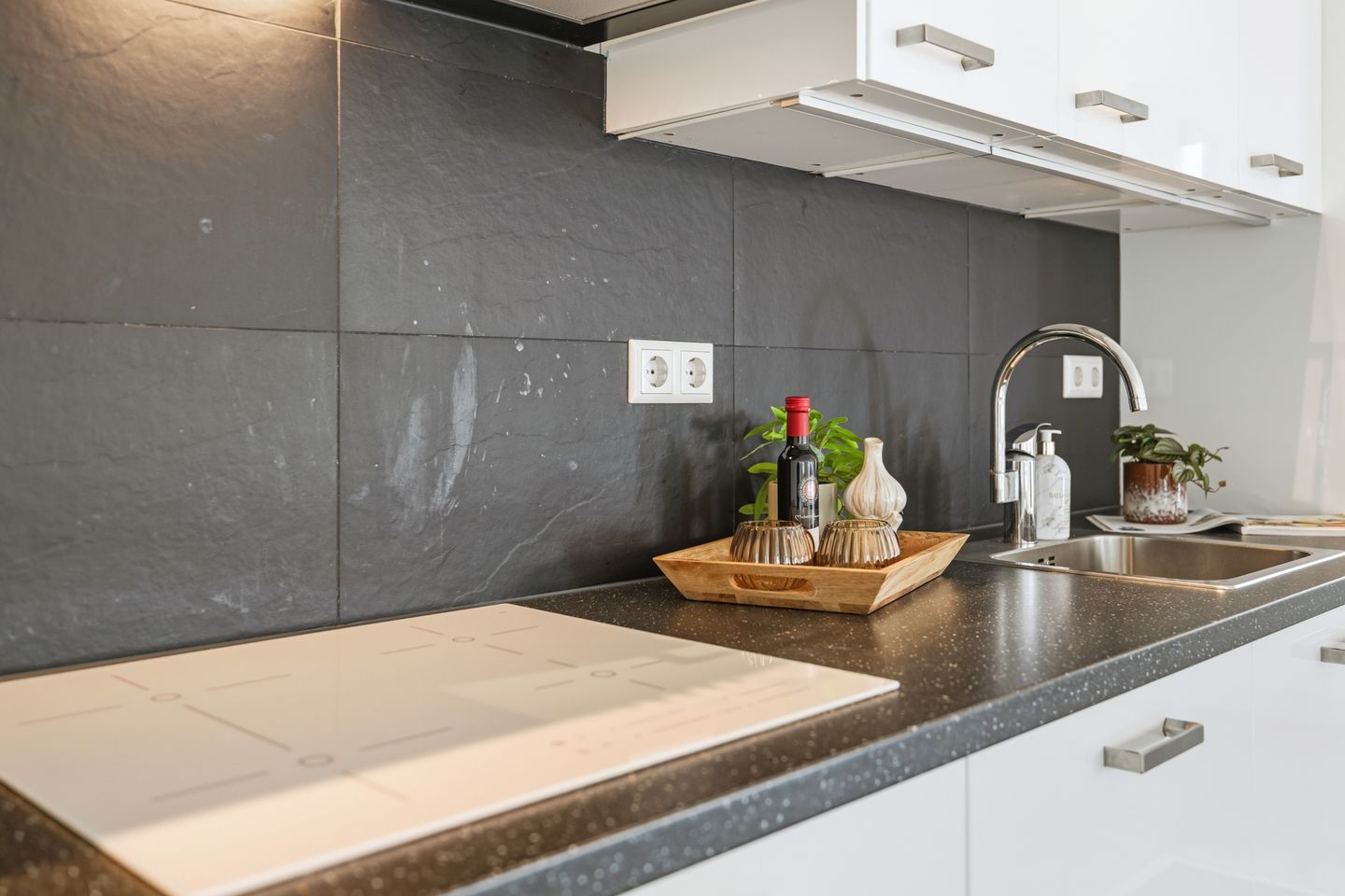 Photo 20 of Laurens Reaalstraat 14-A