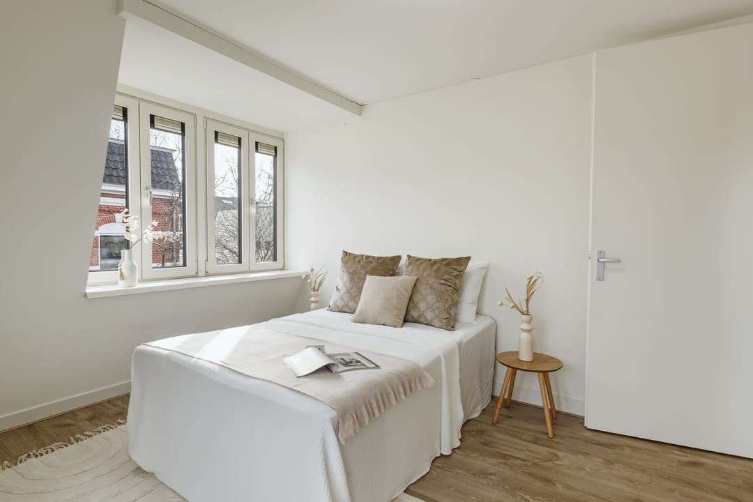 Photo 23 of Laurens Reaalstraat 14-A