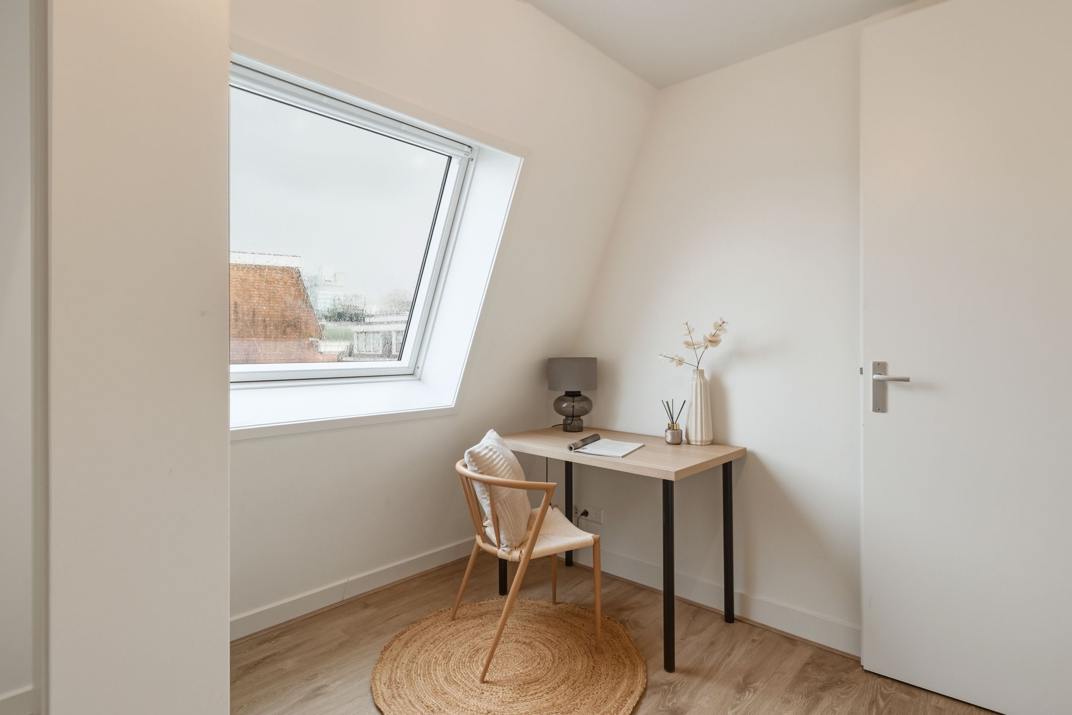 Photo 27 of Laurens Reaalstraat 14-A