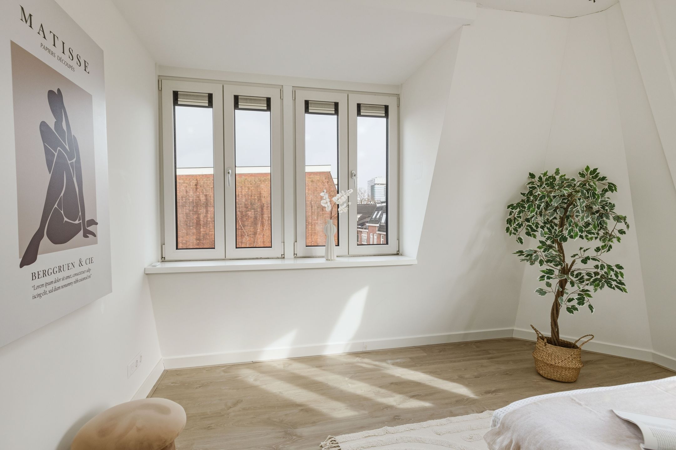 Photo 24 of Laurens Reaalstraat 14-A