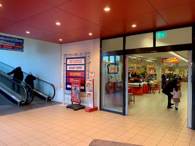 View photo 2 of Spaansland 15