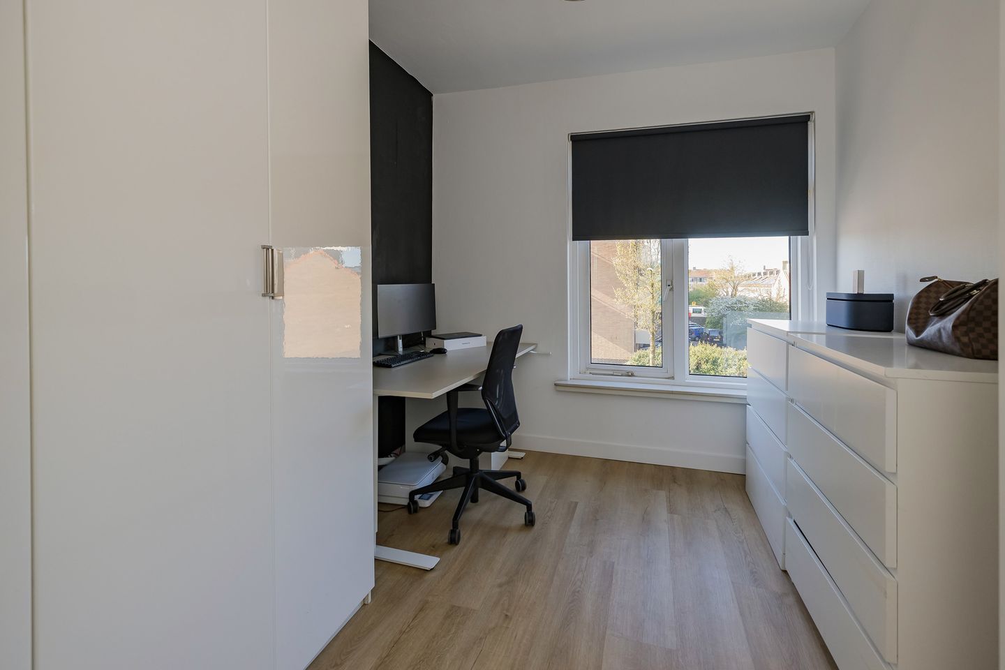 Bright and well-located 3-room apartment near IJmuiden centre — 25