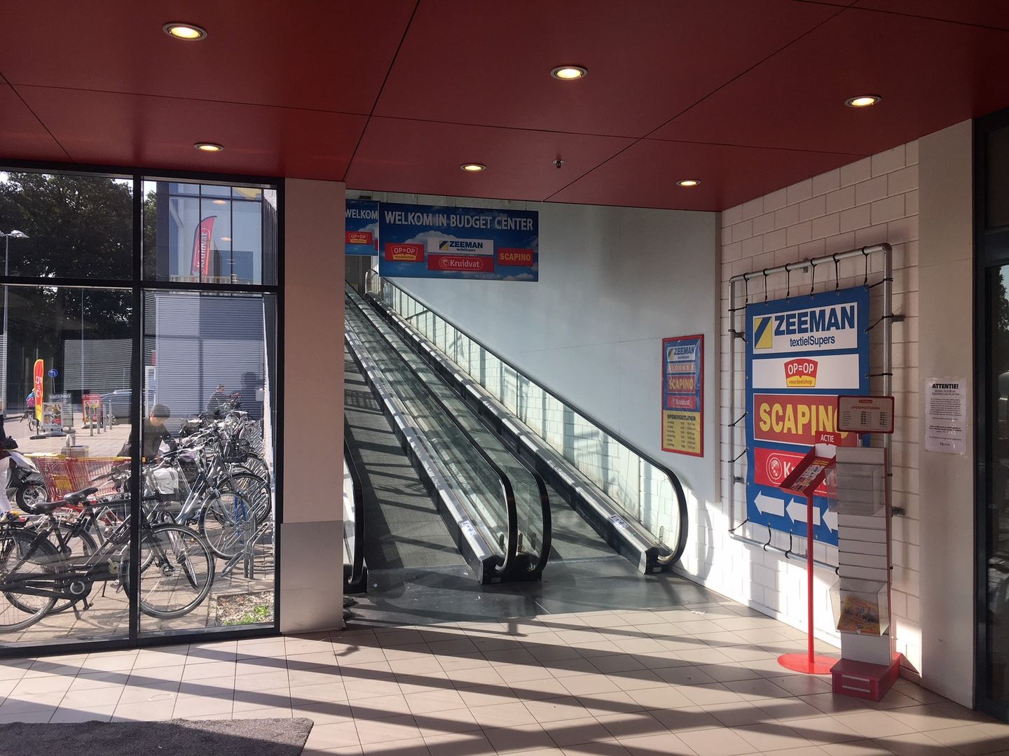 View photo 3 of Spaansland 15