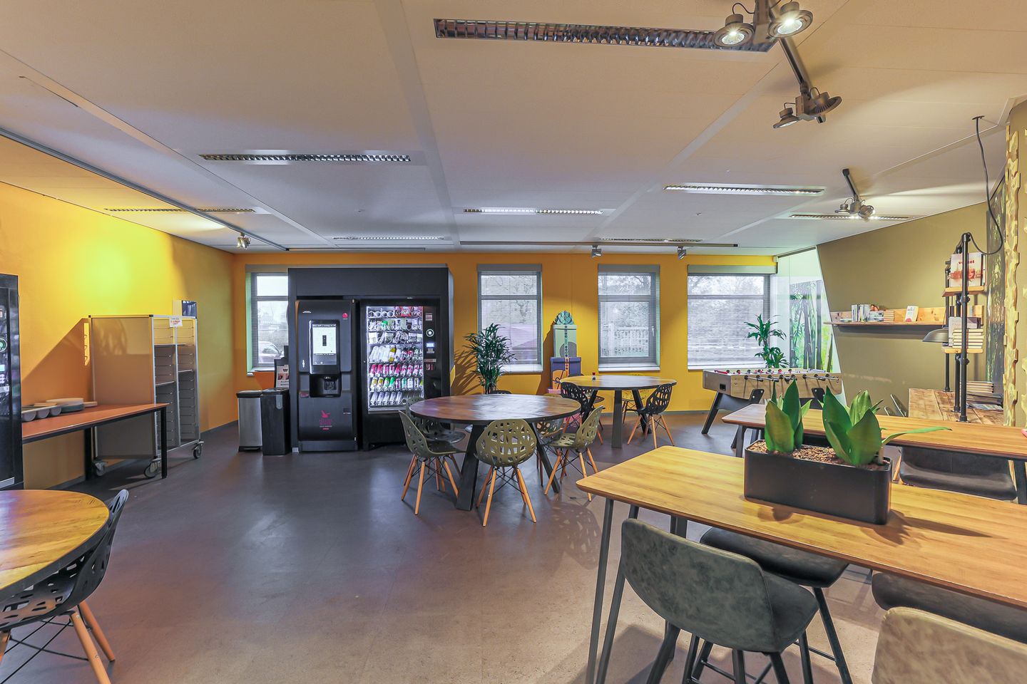 Bekijk foto 5 van Eemsgolaan 9