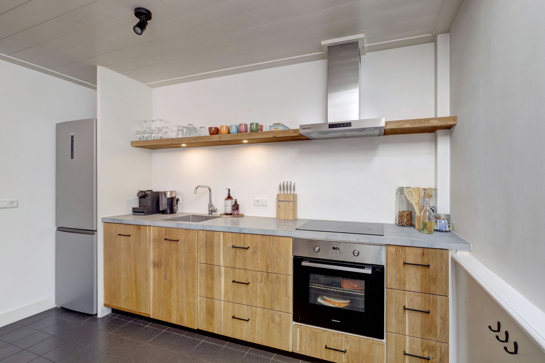 Foto 9 van Klooster Leuterstraat 28-B