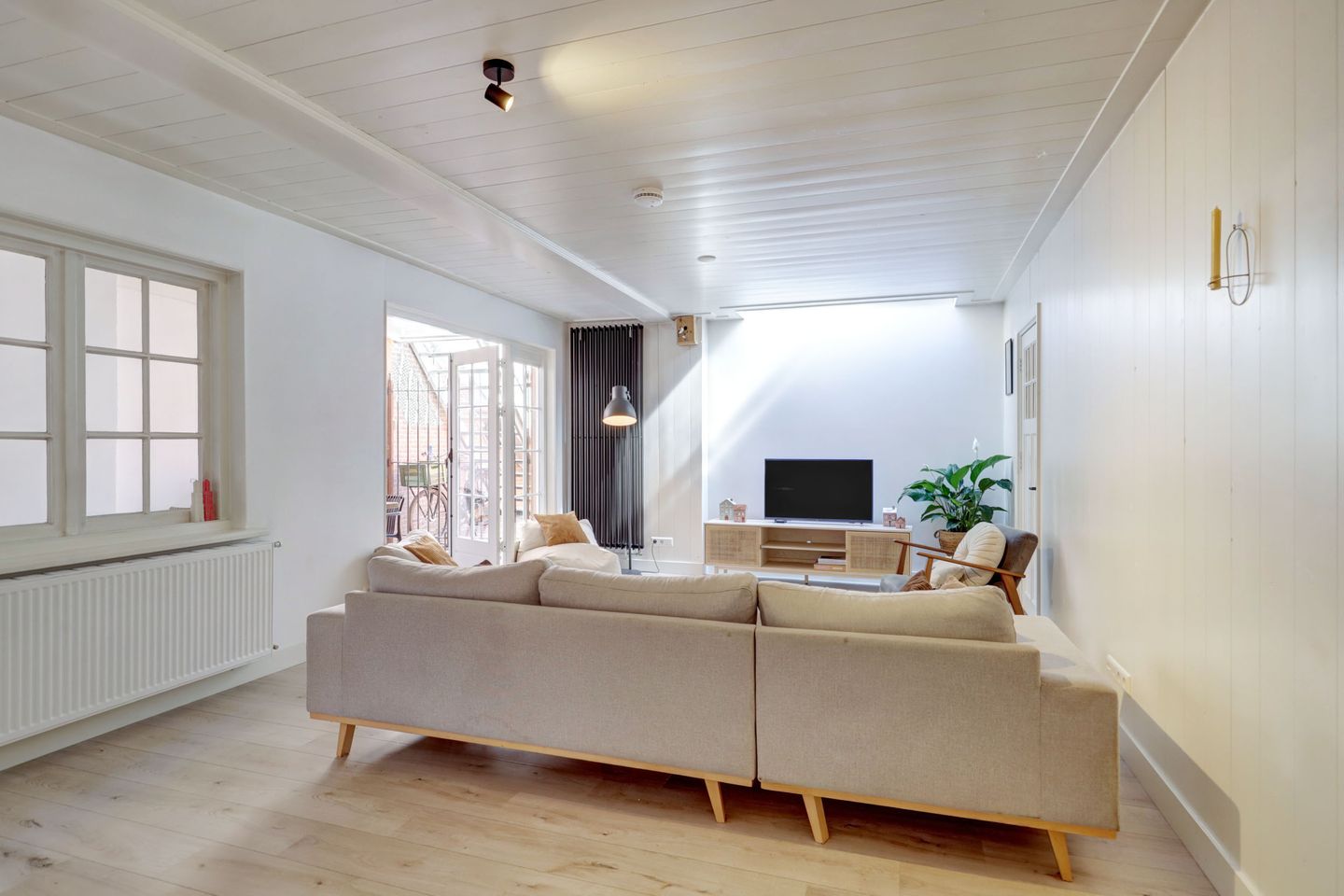 Foto 5 van Klooster Leuterstraat 28-B