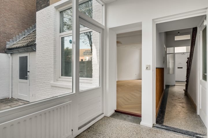Tussenwoning te koop: Sint Antoniuslaan 60, Maastricht