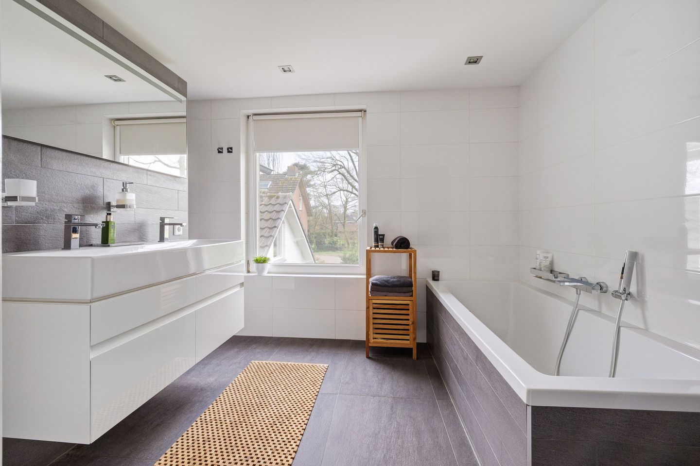 Foto 4 van Monseigneur van Oorschotstraat 32