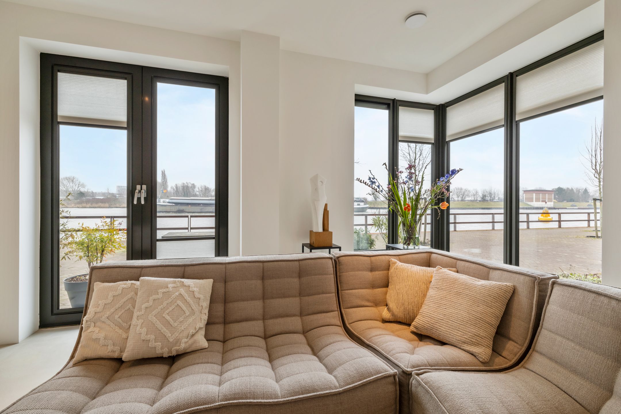 Photo 21 of Lorriestraat 103