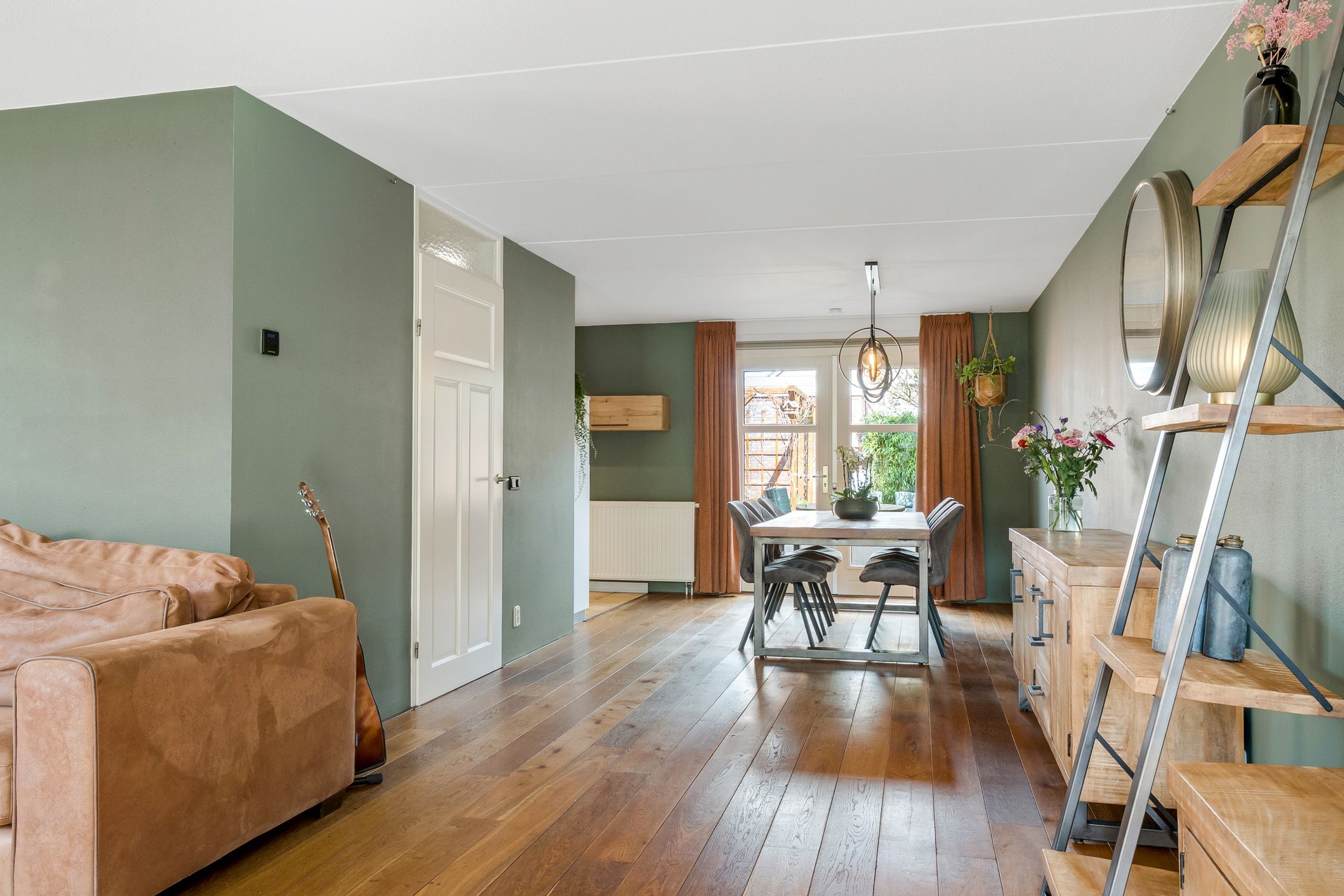 Photo 9 of Engelwortel 11