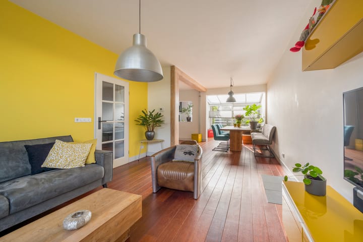 Photo 4 of Van Oldenbarneveltstraat 18