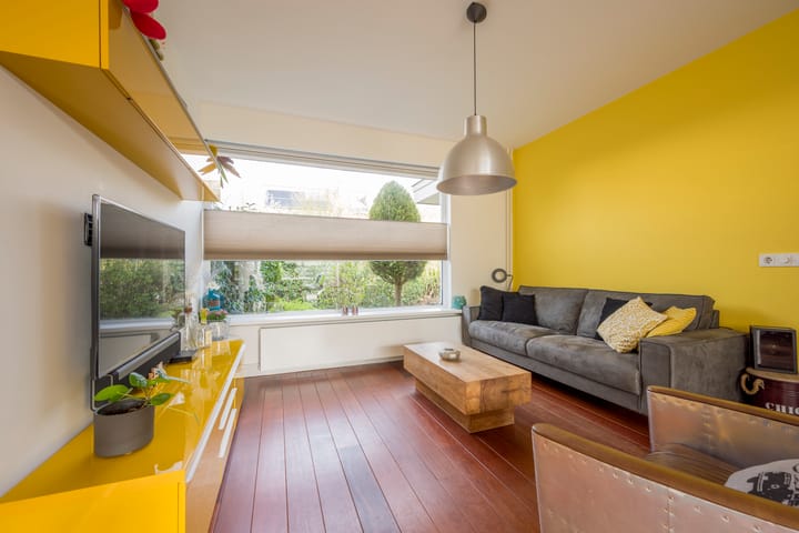 Photo 3 of Van Oldenbarneveltstraat 18