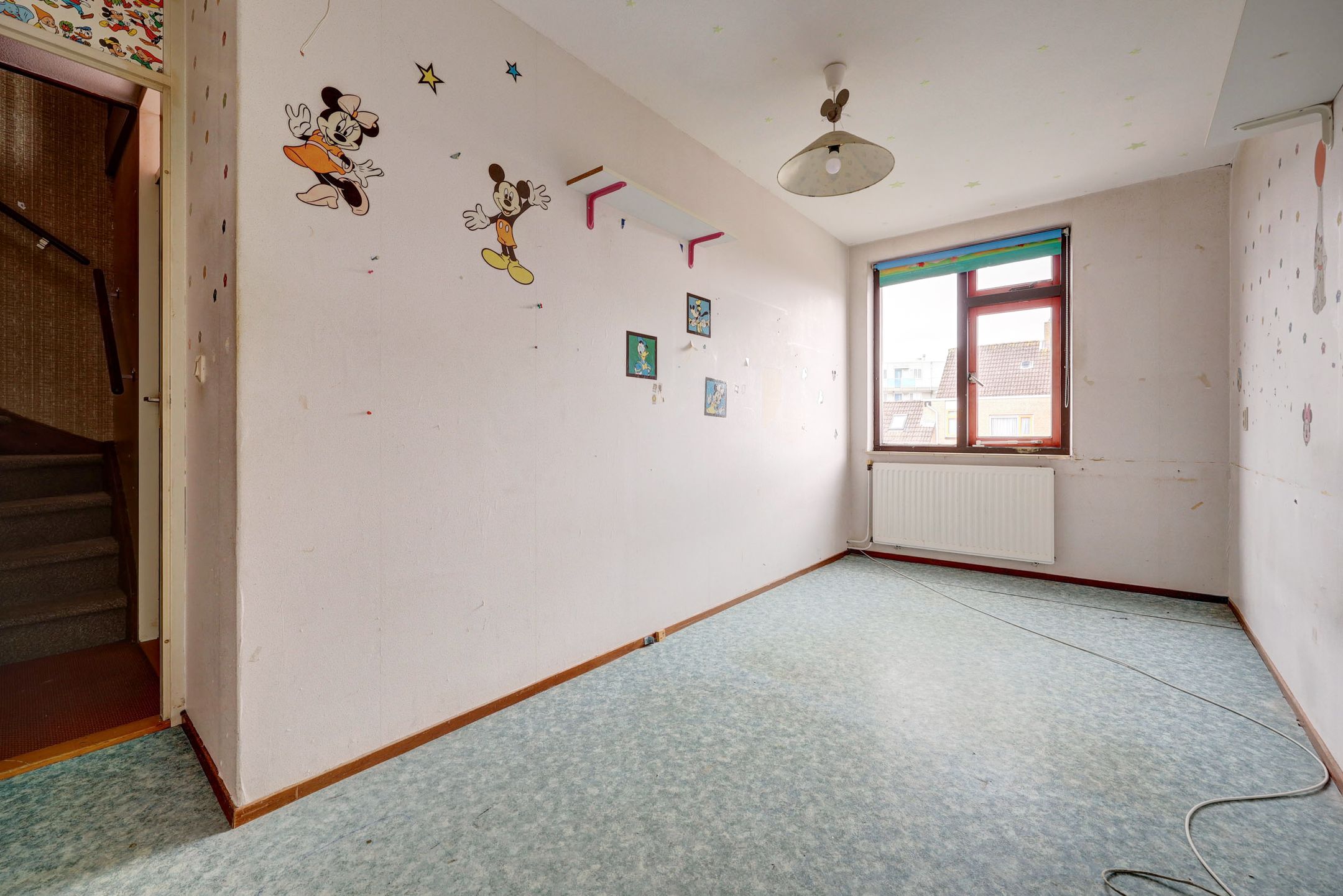 Spacious Family Home with Sunny Southwest Garden — 15