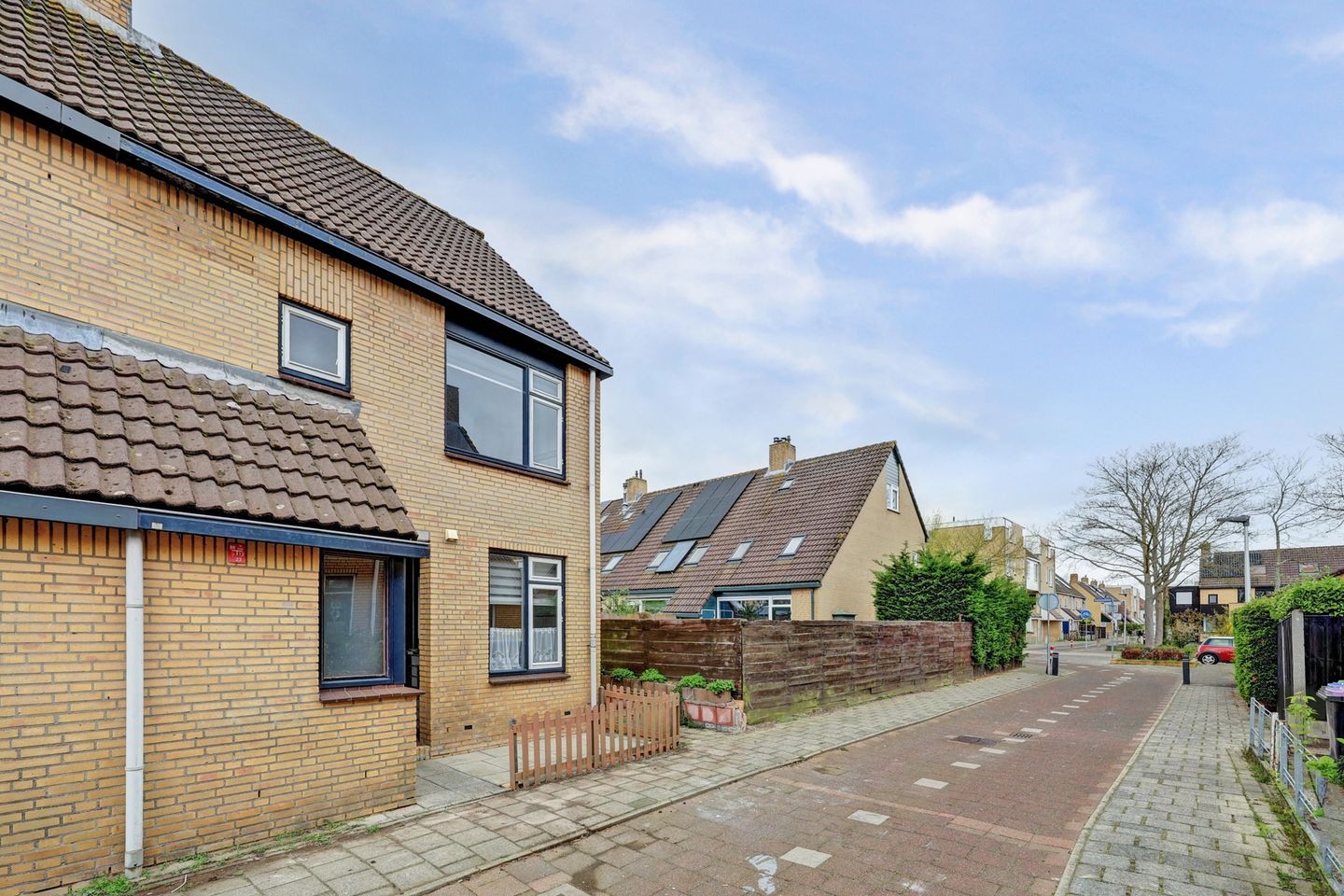 Spacious Family Home with Sunny Southwest Garden — 20