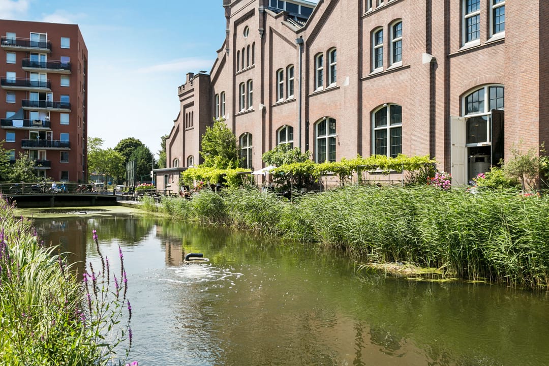 Renovated ground-floor apartment with sunny south-facing garden near Westerpark — 28