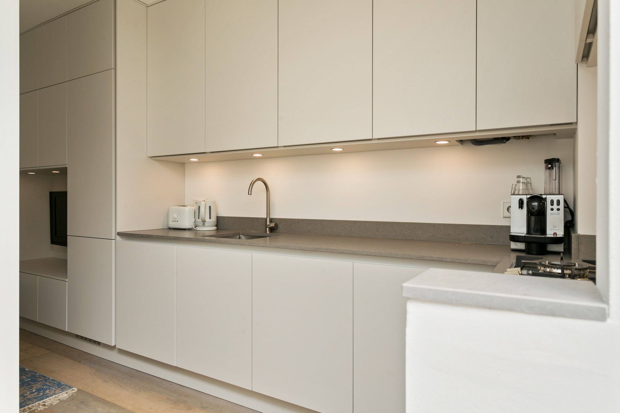 Renovated ground-floor apartment with sunny south-facing garden near Westerpark — 15