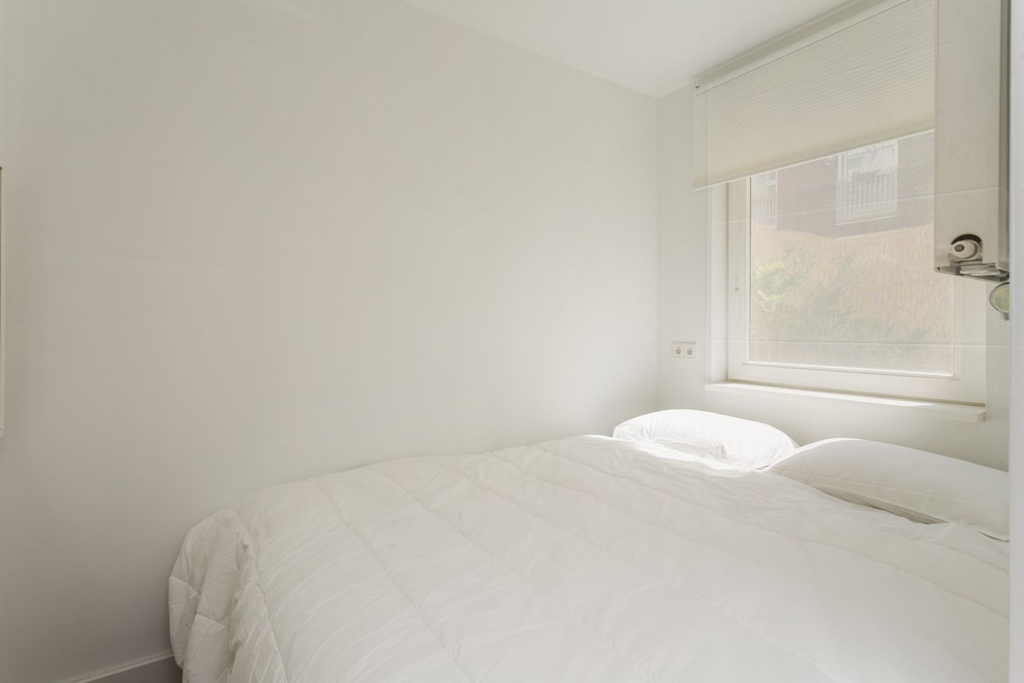 Renovated ground-floor apartment with sunny south-facing garden near Westerpark — 14